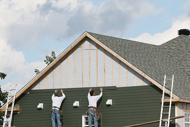 Professional Siding Contractor technician working in Medina, MN